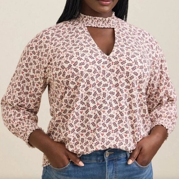 NEW NWT TORRID 4 Plus Size Textured Jersey Choker Neck Smocked Bottom Top Floral - Picture 1 of 15